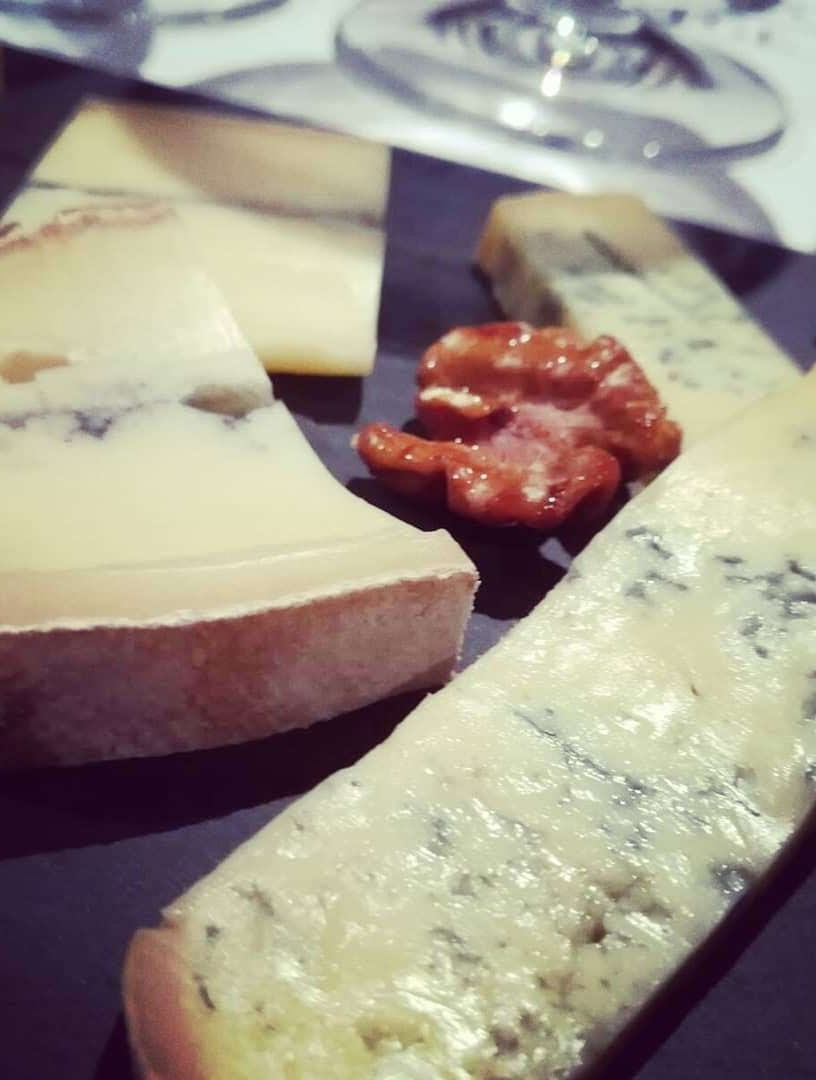 CATA MARIDAJE DE QUESOS ARTESANOS